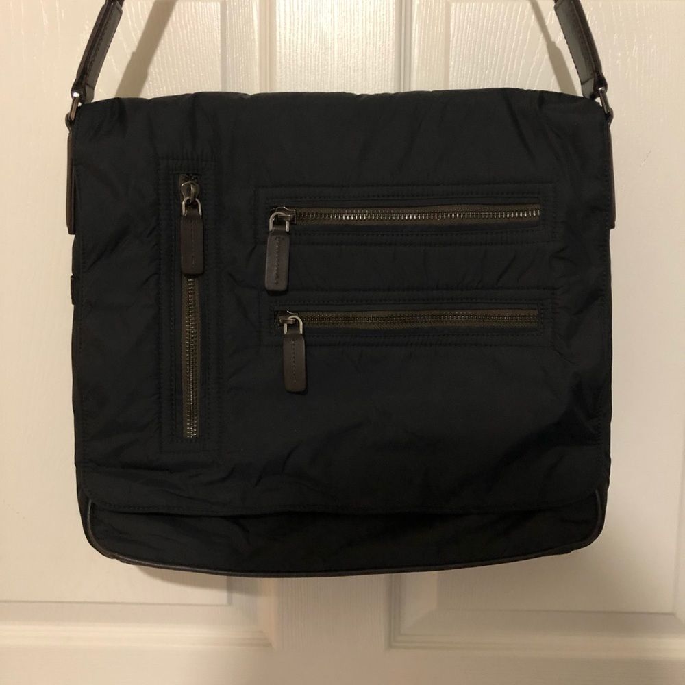 BUGATCHI Nylon Messenger Bag with Leather Trim